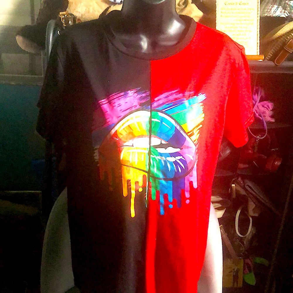 Colorful Lip Graphic T-Shirt